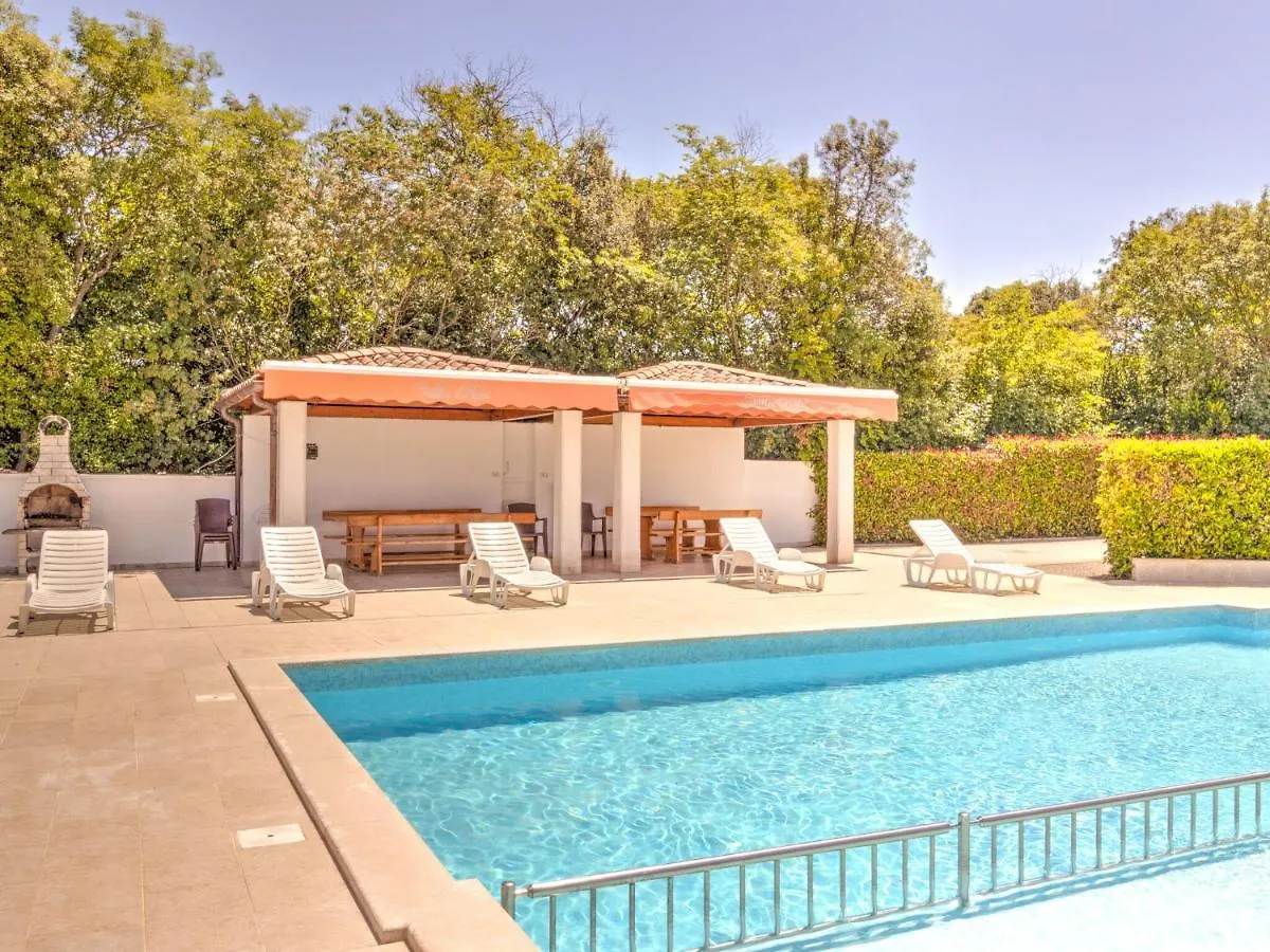 Holiday home Magnificent Mobile Home In Banjole With Swimming Pool Croatia