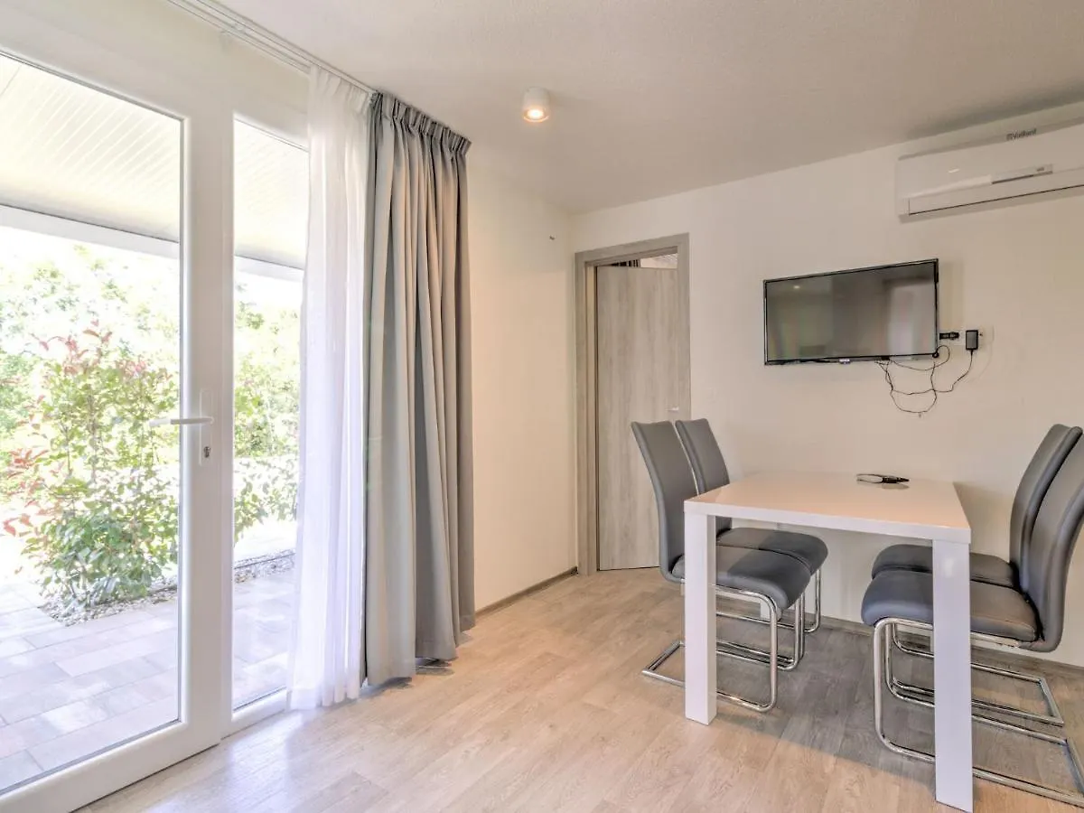 Magnificent Mobile Home In Banjole With Swimming Pool Holiday home