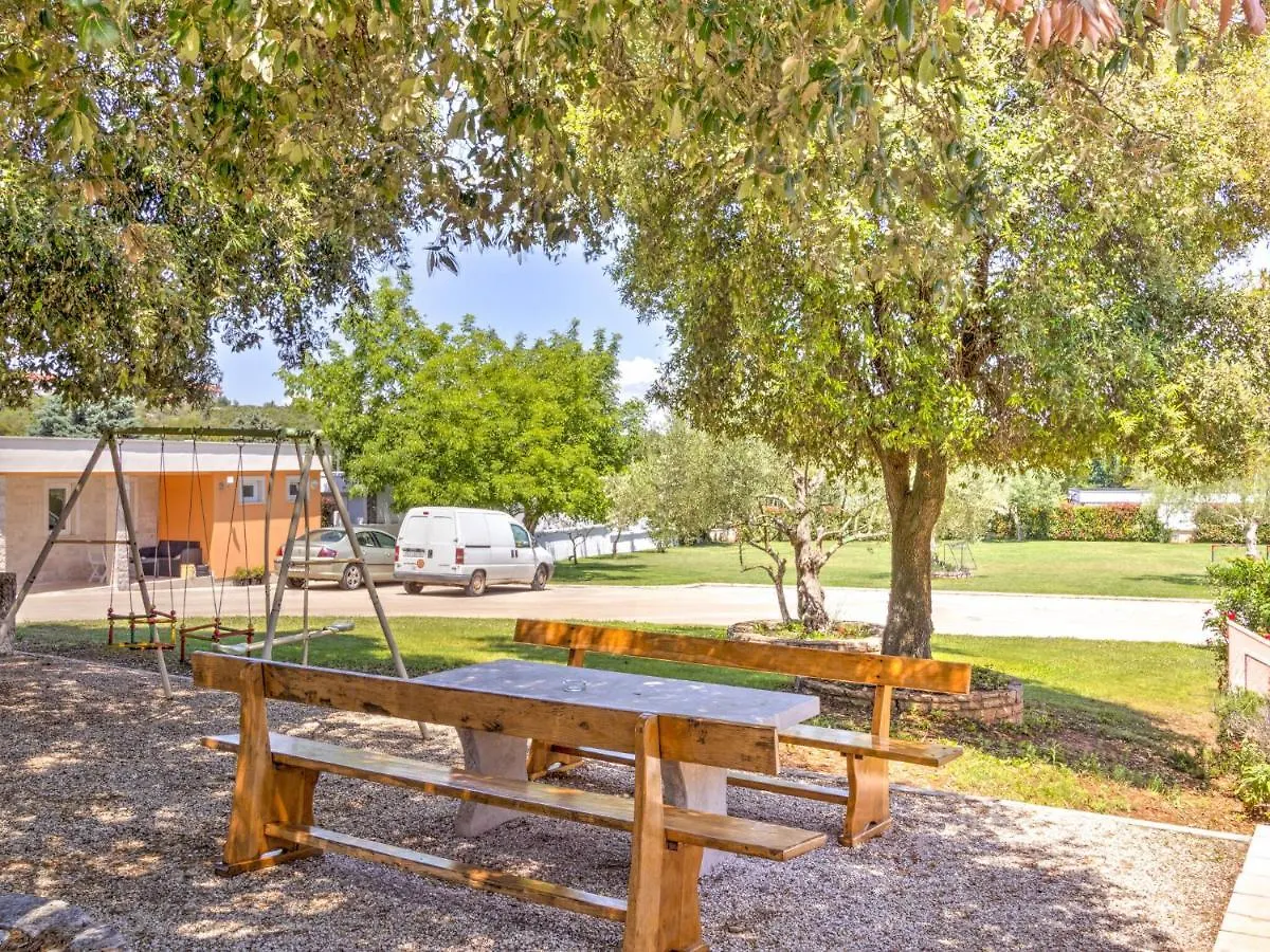 Magnificent Mobile Home In Banjole With Swimming Pool 0*,  Croatia