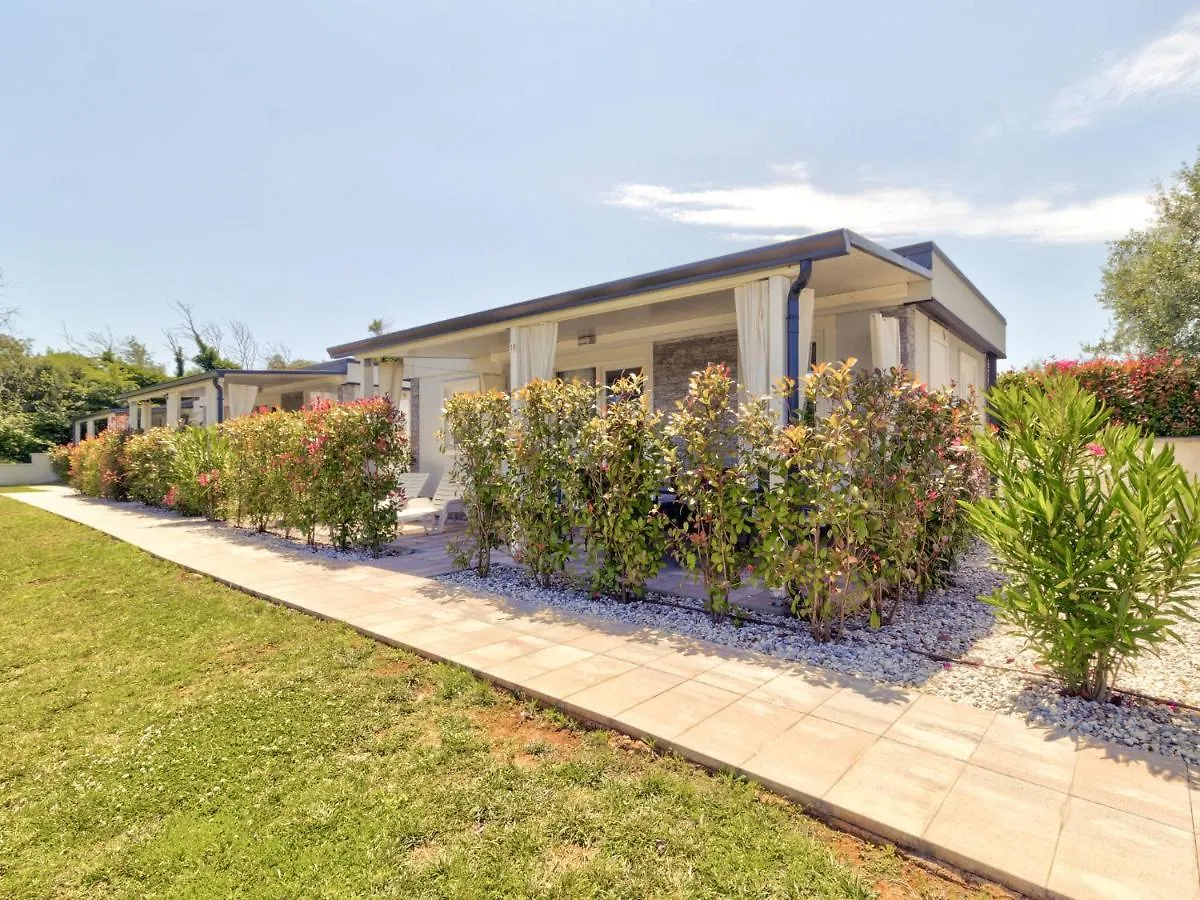 Magnificent Mobile Home In Banjole With Swimming Pool Holiday home