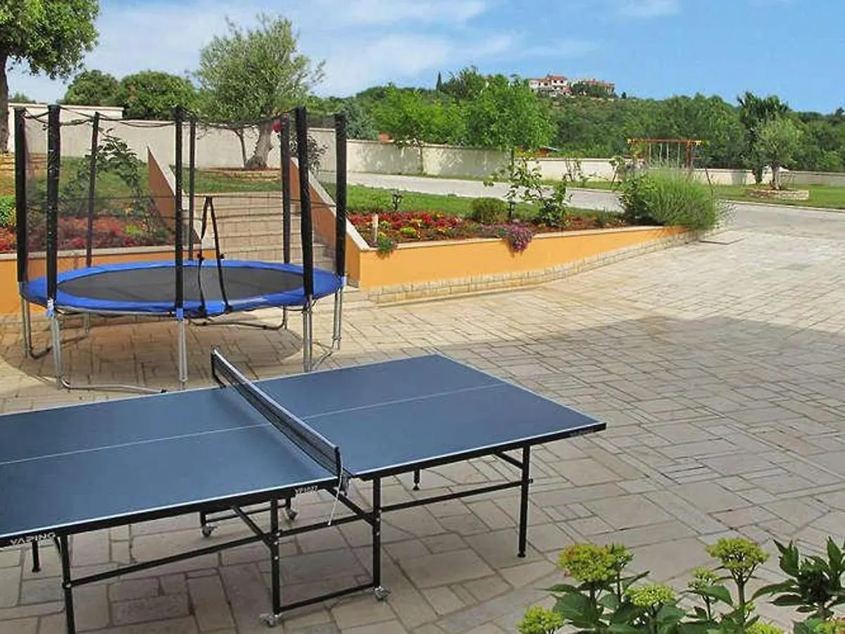 Magnificent Mobile Home In Banjole With Swimming Pool 0*,